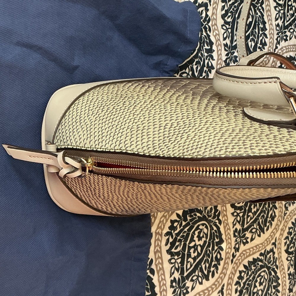 Dooney & Bourke metal green zip zip satchel NWT. - Picture 8 of 10
